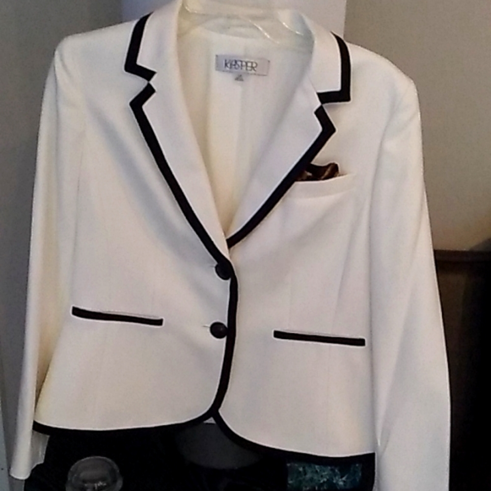 Kasper vanilla colored  vanilla color with black trim size 10 petite suit jacket
